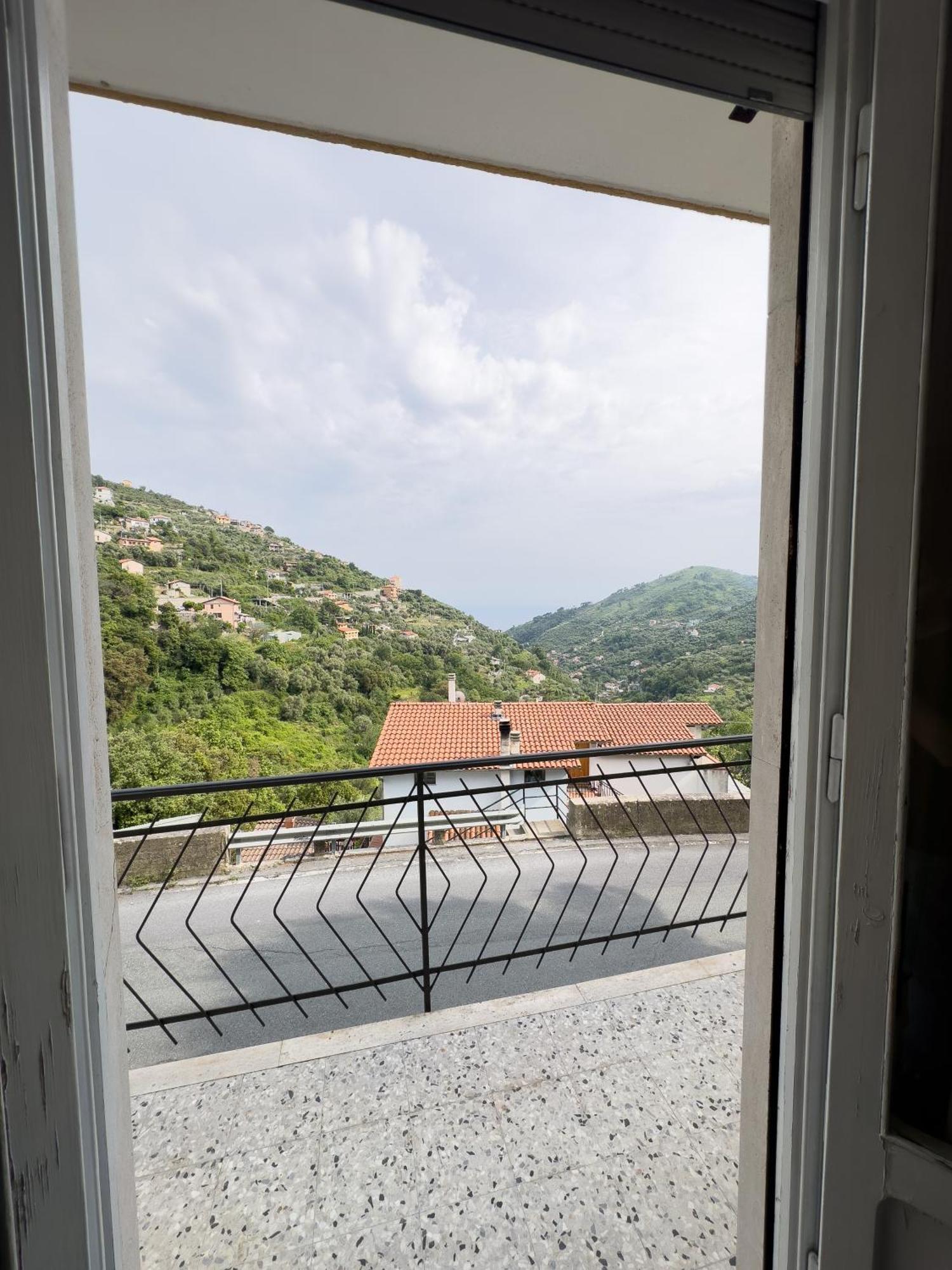 Sanremo Mare E Relax - Affittasi "Casa Illiade" Con Parcheggio Libero, Terrazza E Wi-Fi Apartment Luaran gambar