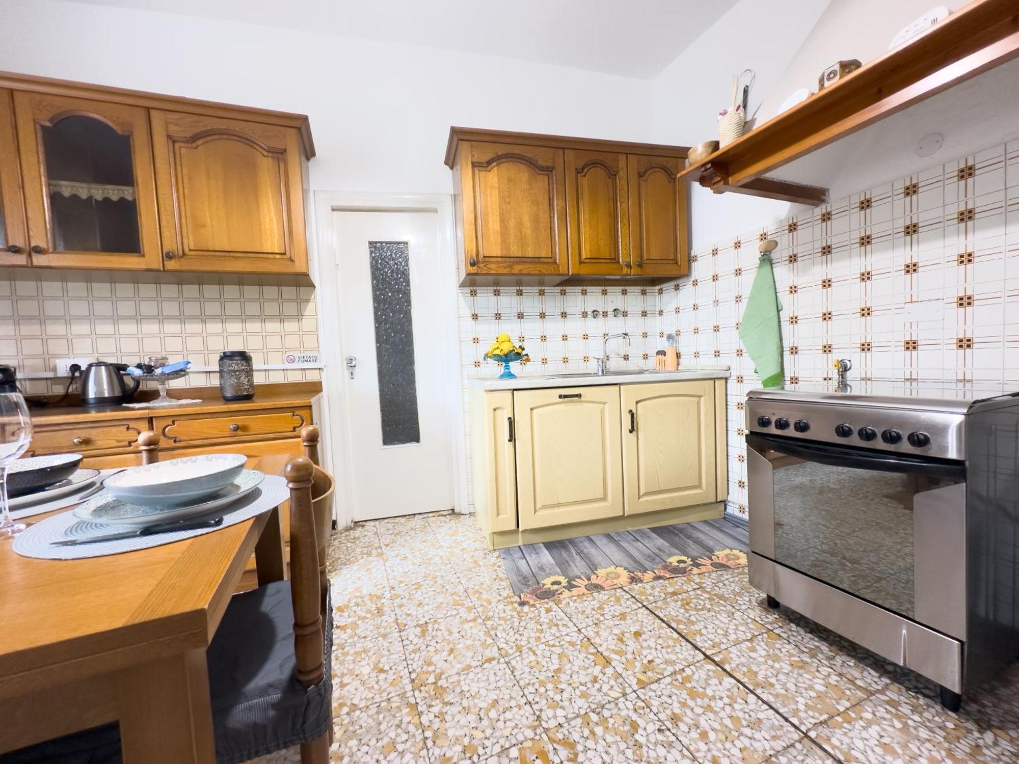 Sanremo Mare E Relax - Affittasi "Casa Illiade" Con Parcheggio Libero, Terrazza E Wi-Fi Apartment Luaran gambar